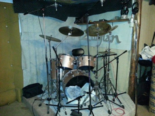dks-drums-with-mics-setup